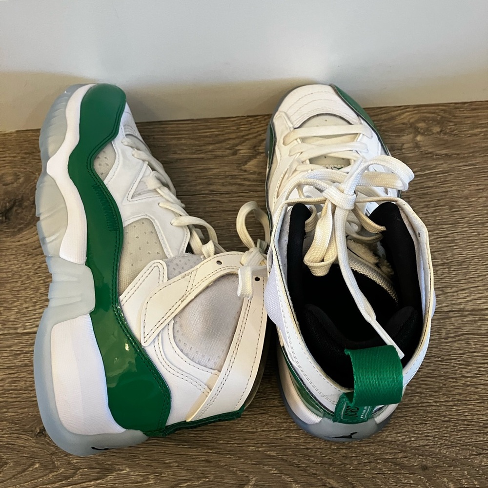 Jordan Jumpman Two Trey (GS) in White/Lucky Green-Black